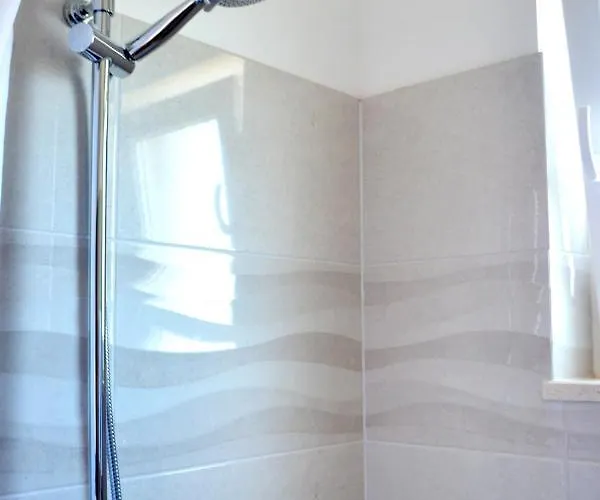 4563d * אורביץ